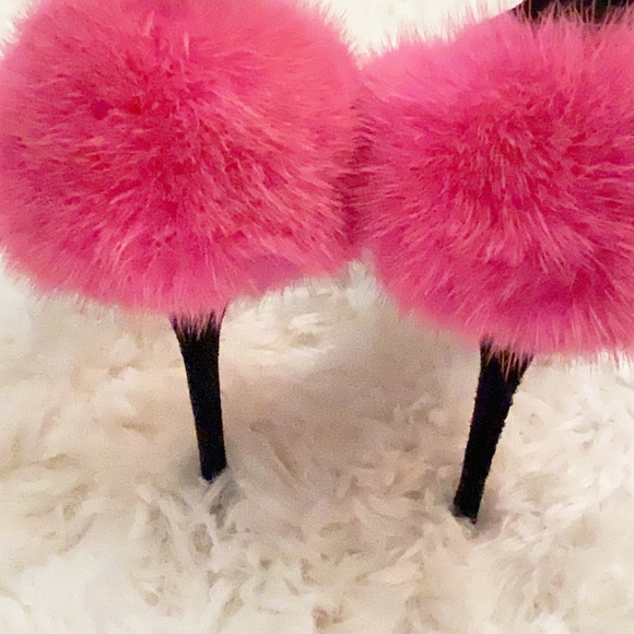 VINTAGE Christian Louboutin - Crazy Fur Suede/Mink - Picture 12 of 14